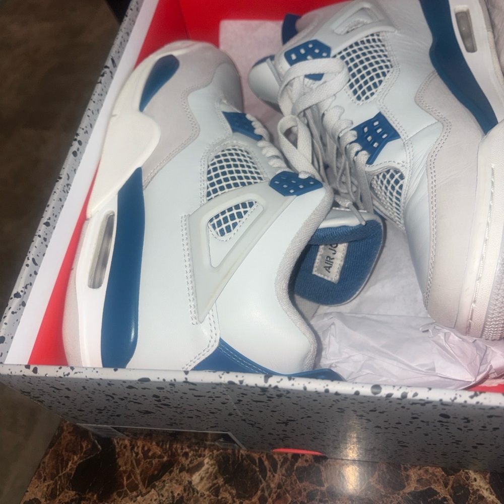 Nike White and Blue Jordan Retro 4 Military 2024 Men’s size 8 - Picture 8 of 13